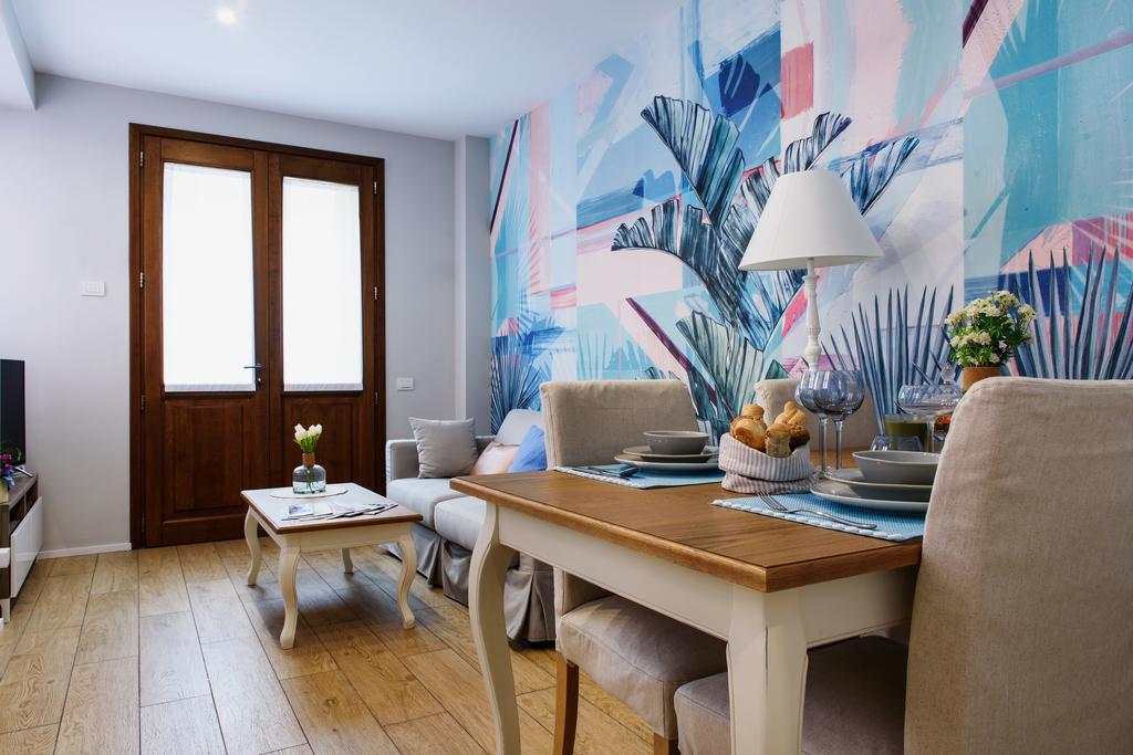 דירות קומו Lora Luxury House מראה חיצוני תמונה